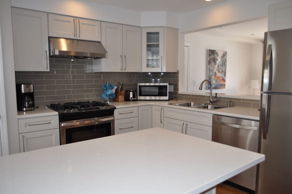 Enjoy cooking meals in this bright kitchen!
