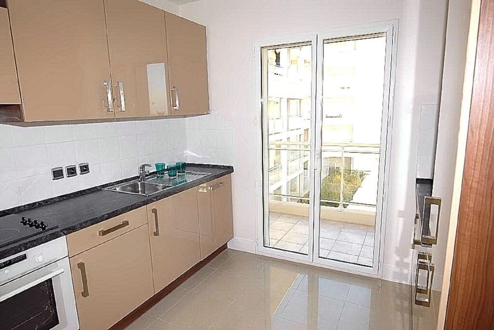 RP 218 10.  The Kitchen