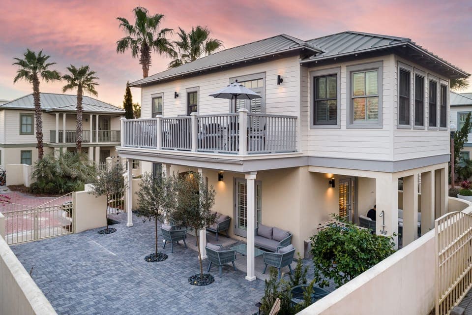 Largest 3 bedroom, 3 ensuite bath Villas at Sunset Beach between Alys & Rosemary