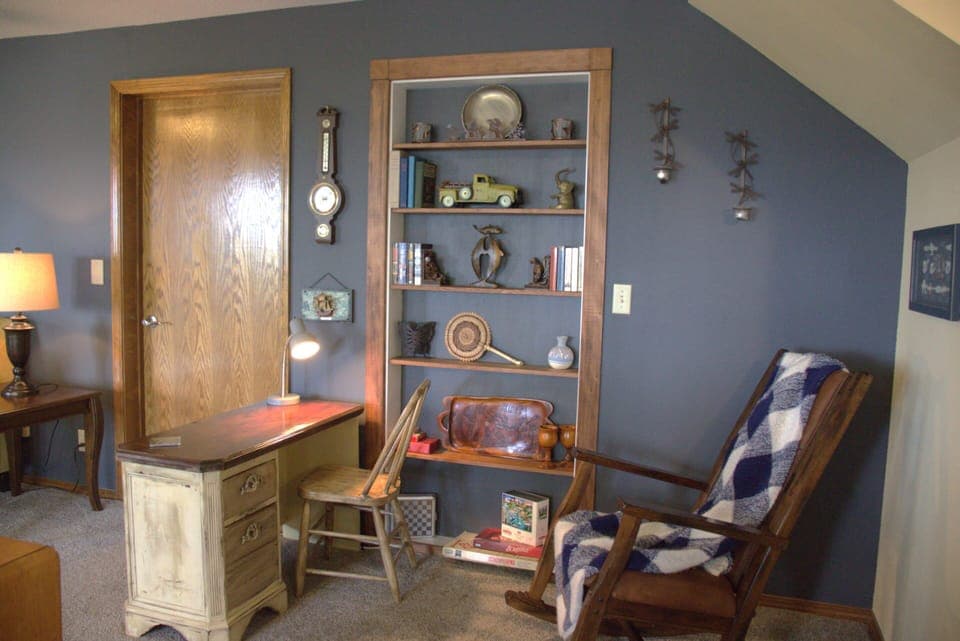 Workspace with strong Wi-Fi for remote work