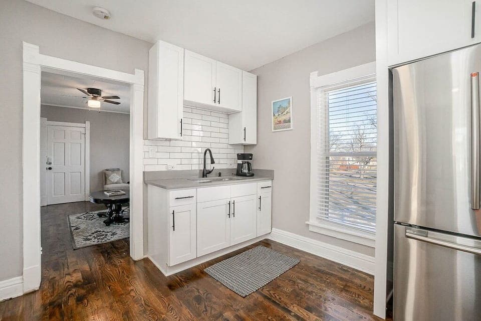 Fully updated kitchen with everything you need to prepare a good meal!