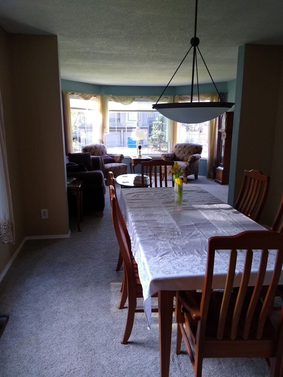 dining room table seats the whole family!