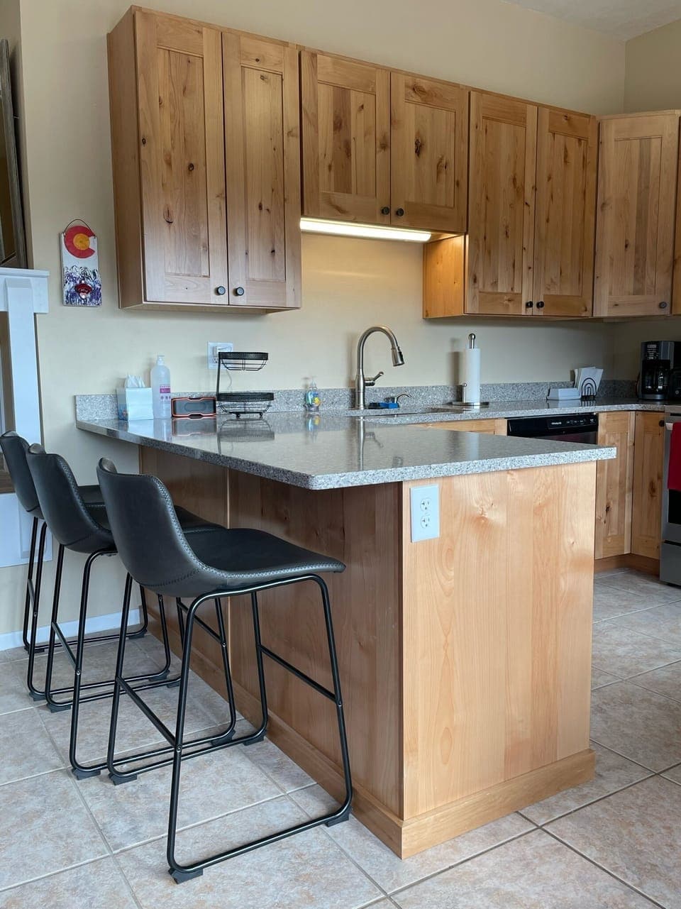 Newly renovated kitchen, has everything you need. 
