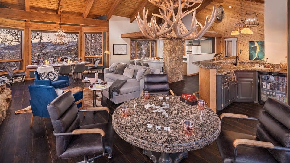 Great Room, Main Level, Glacier Lodge West - Seating area with game table