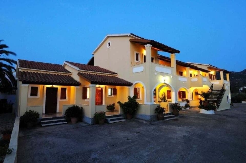 Welcome to our ideally located Apartment village