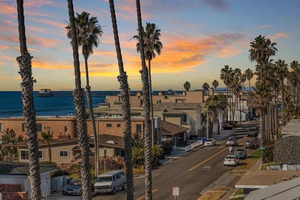  Roof Deck view North