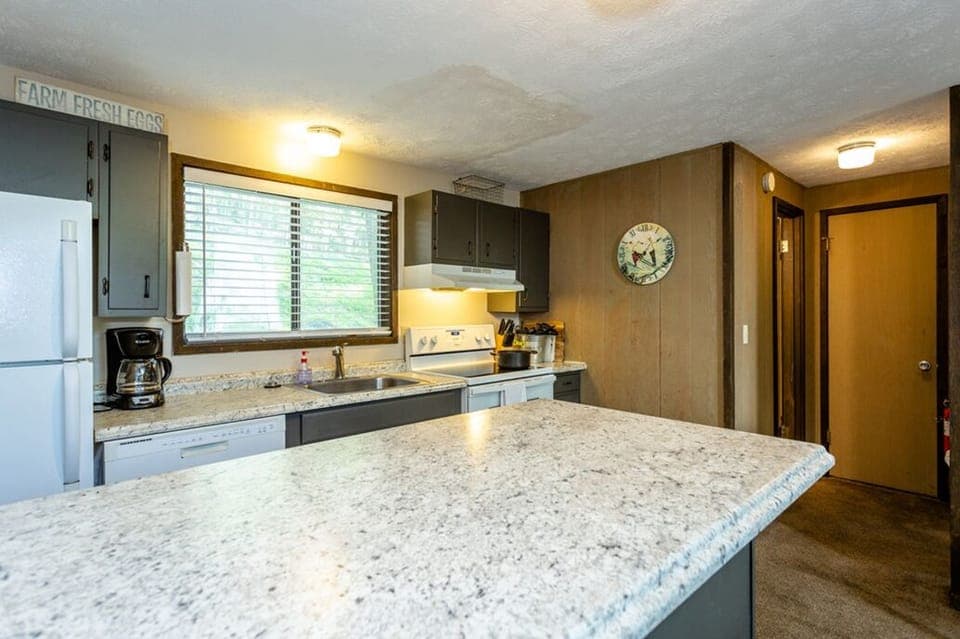 Kitchen with island