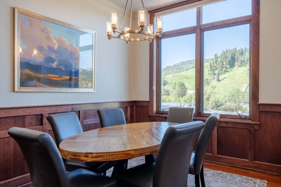 Dining with views of Howelsen Hill