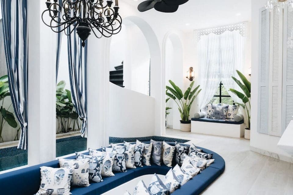 Relax/ chit-chat with your loved ones in our picture perfect living room