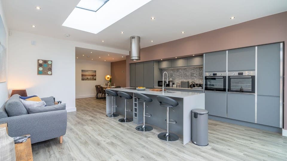 Open-plan kitchen-dining area, Percy House,  Bolthole Retreats