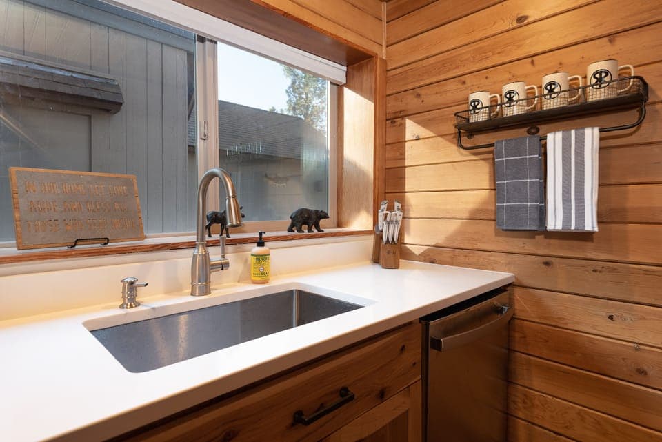 Kitchen Sink with Disposal