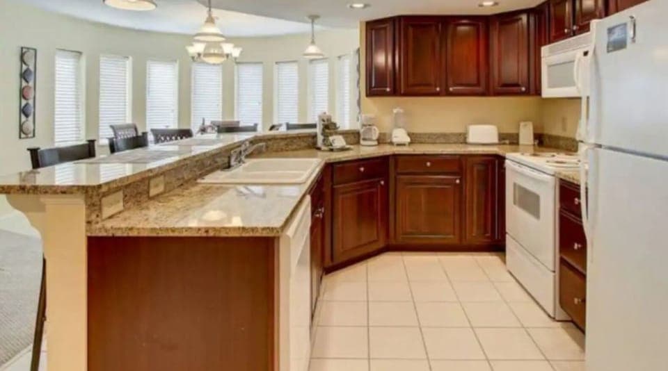Fully equipped Kitchen. 