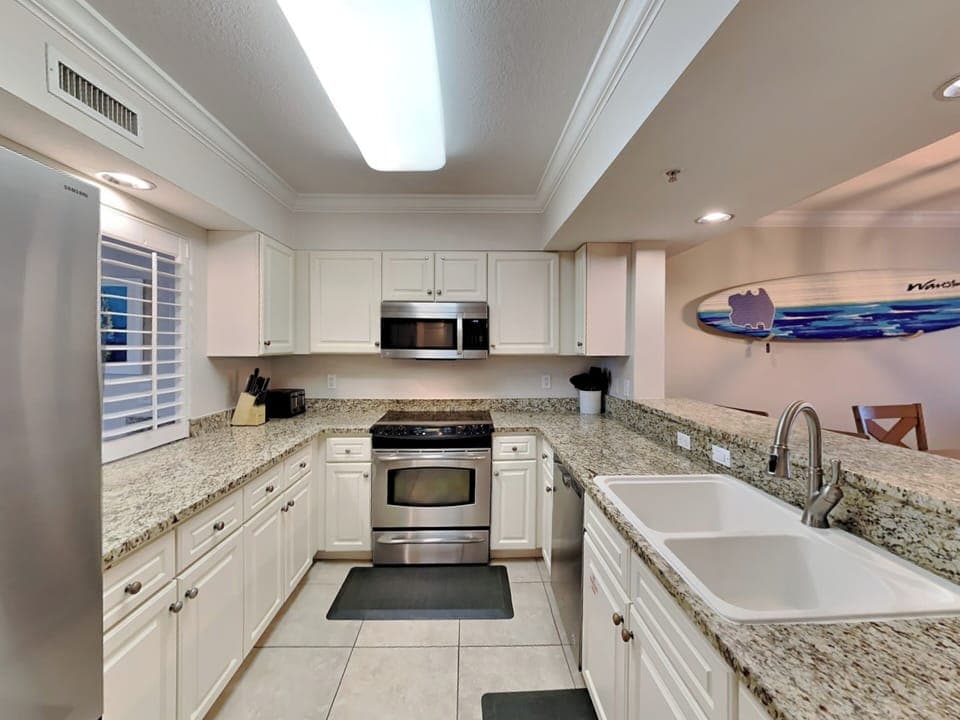 Fully Equipped Kitchen with Stainless Steel Appliances