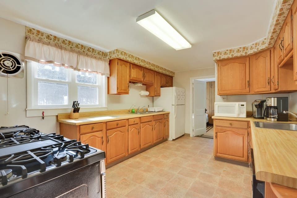 House Interior | Fully Equipped Kitchen