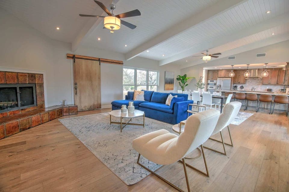 Living Room Area (Second Floor)