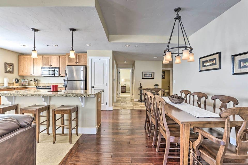 Living Room | 8-Person Dining Table