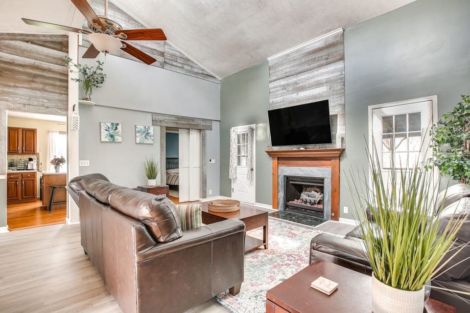 Huntsville Vacation Rental | 4BR | 2BA | 4 Steps to Enter | 1,700 Sq Ft