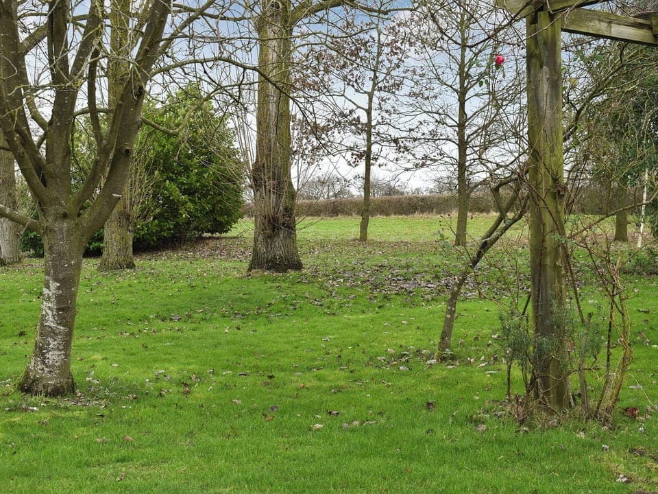 Exterior | Coachman&rsquo;s Cottage, Coach House - Yaxley Manor Cottages, Yaxley near Eye