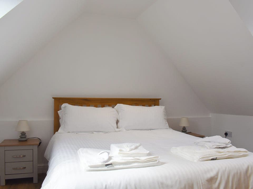 Double bedroom | Muntjac Cottage - White Hart Cottages, Hadleigh