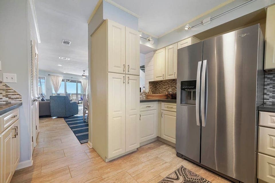 Family Tides - Holiday Isle - Kitchen