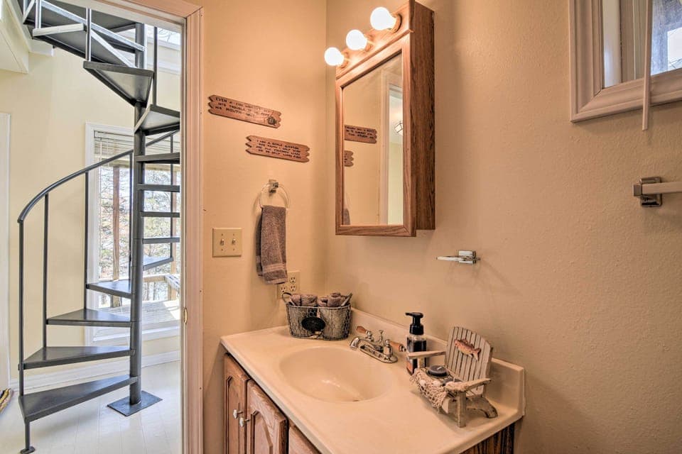 Bathroom | Towels Provided | Ground Floor