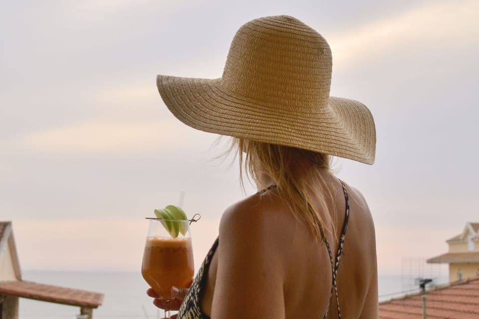 Èmar Corfu- restaurant ‘’Bouyata’’ and the lounge "Malibu".