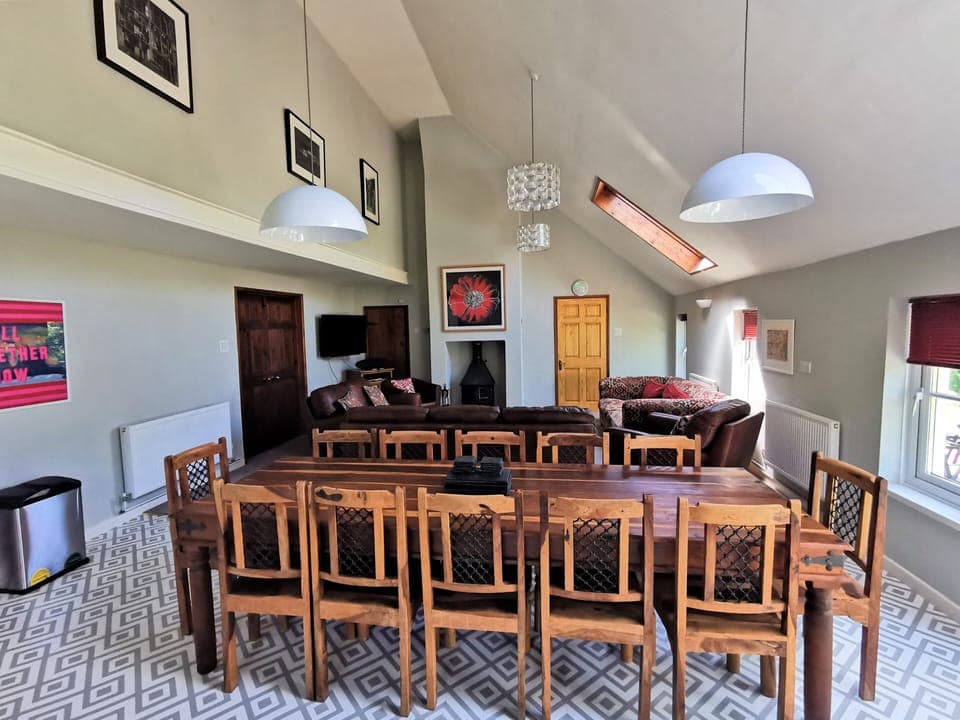 Open plan living with seating for 12