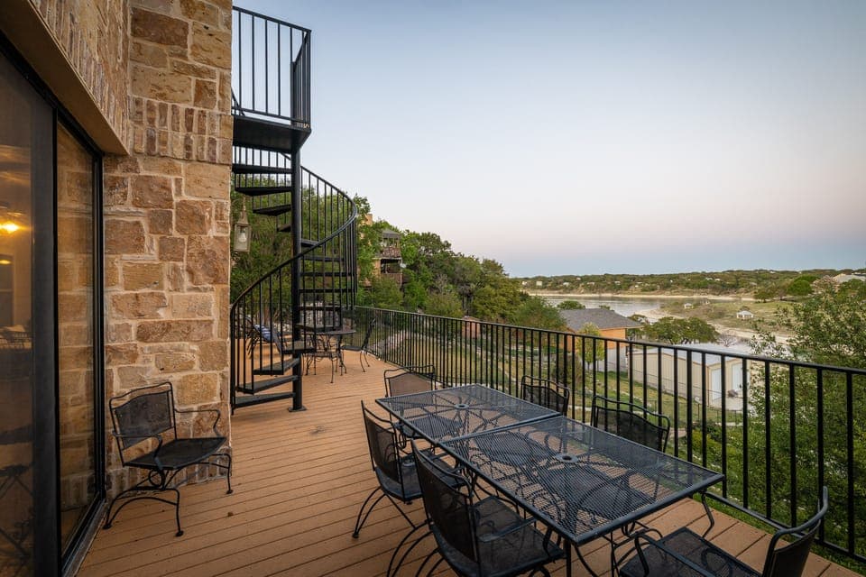Deck overlooking the clear waters of Canyon Lake