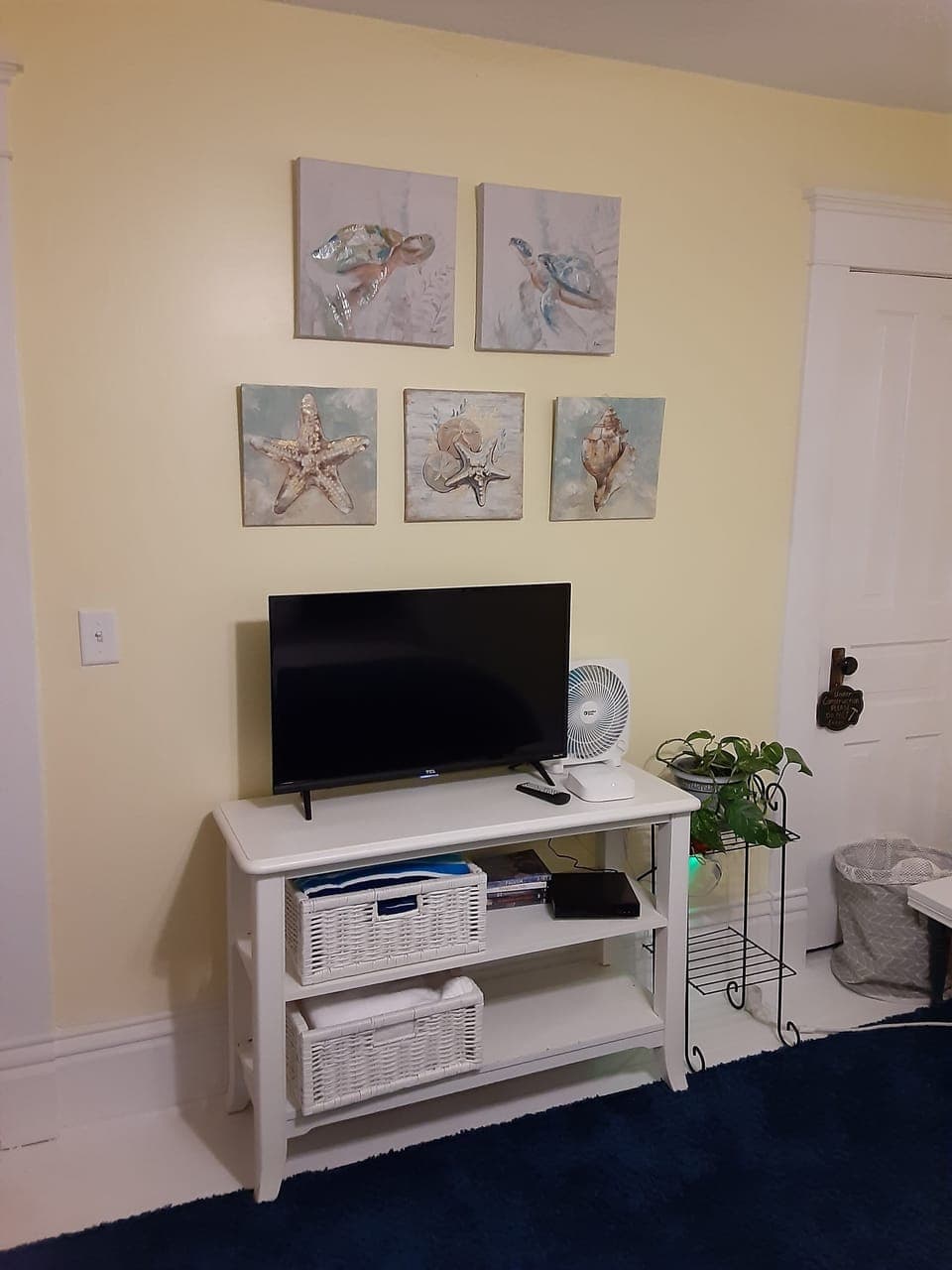 Yellow Room (upstairs)