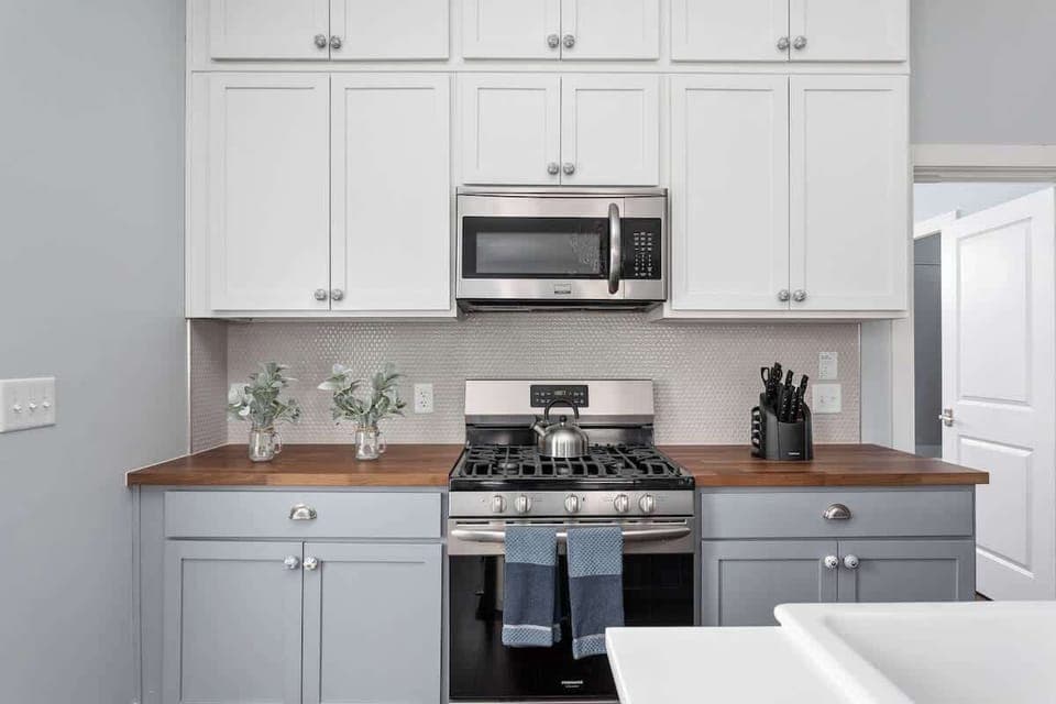 With plenty of storage and prep space, be sure to bring all your favorite foods!