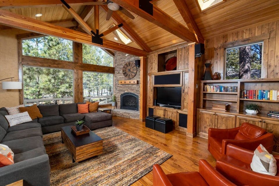 A beautiful, well-appointed grand room