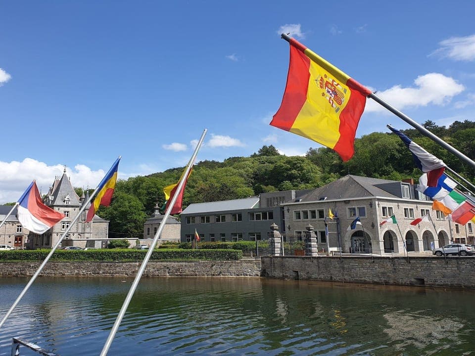 Region [summer] (>5 km)