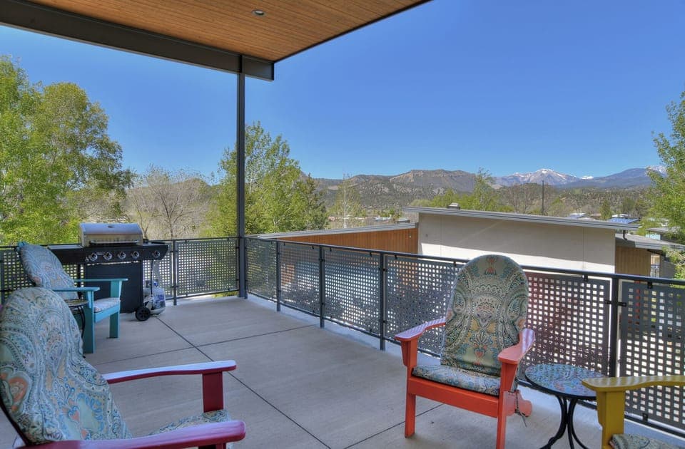 Outdoor patio area and grill. Durango mountain views. Close to downtown.