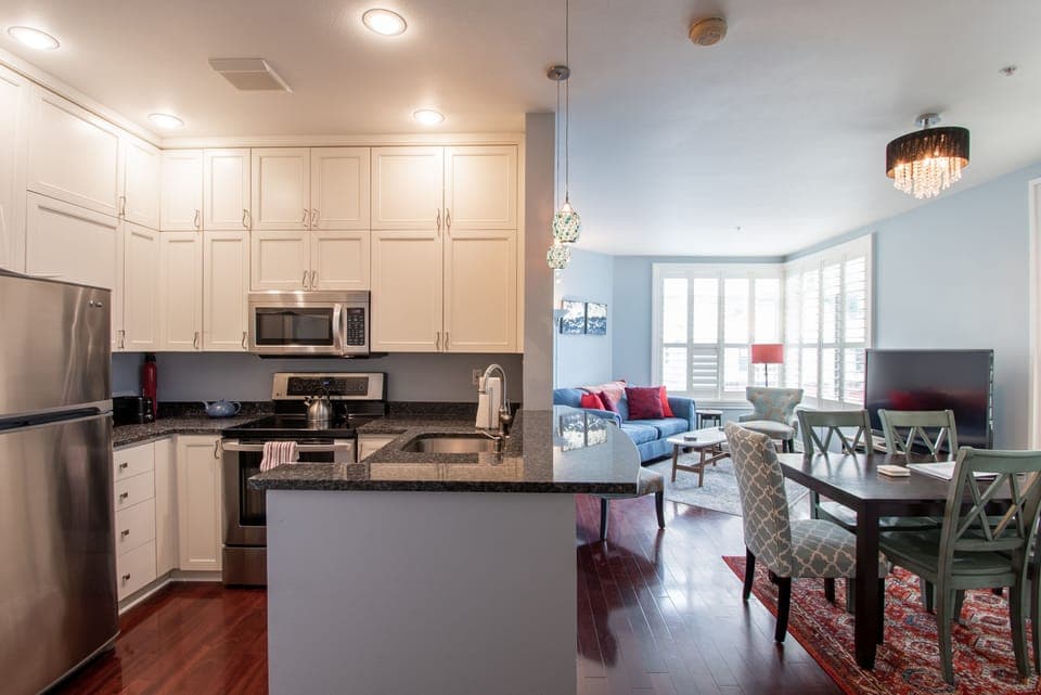 Full Equipped Kitchen 