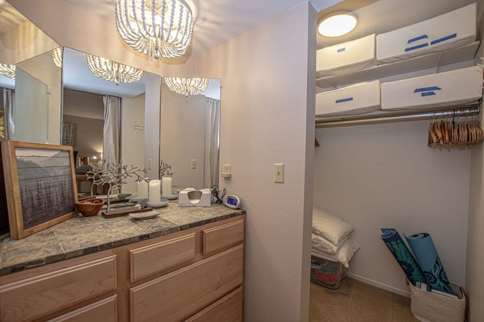 Lake Forest 114 Bedroom 1 Vanity Closet - Lake Forest 114 Bedroom 1 Vanity Closet