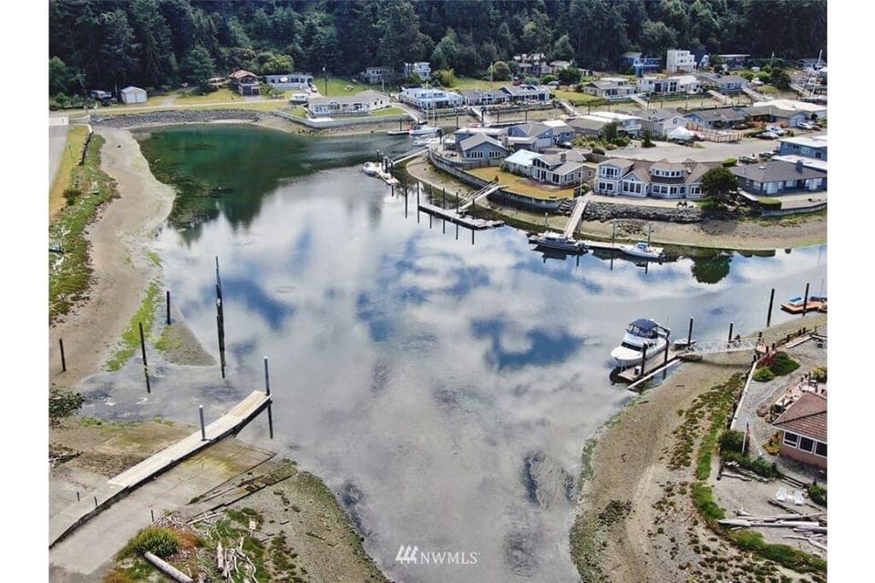 Lagoon Point Neighborhood Canals