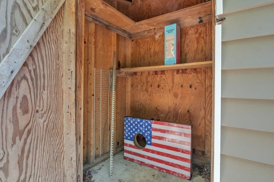 Hardwood, Furniture, Cupboard, Outdoors, Flooring