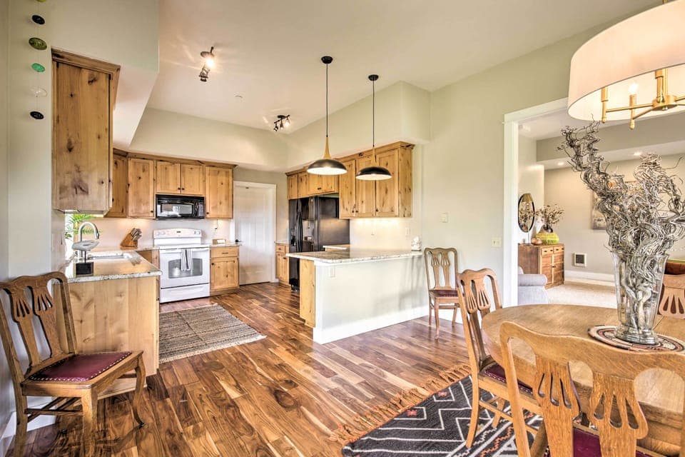 Dining Area | Dishware & Flatware