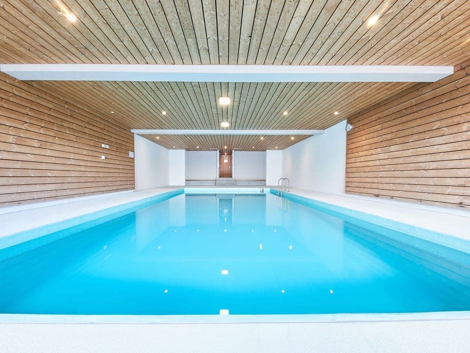 Water, Swimming Pool, Building, Azure, Rectangle, Floor, Leisure, Composite Material, Real Estate, Ceiling