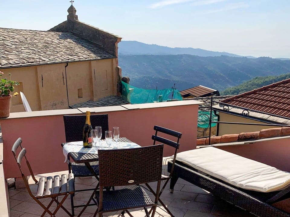 Building, Property, Window, Plant, Sky, House, Urban Design, Door, Residential Area, Stairs