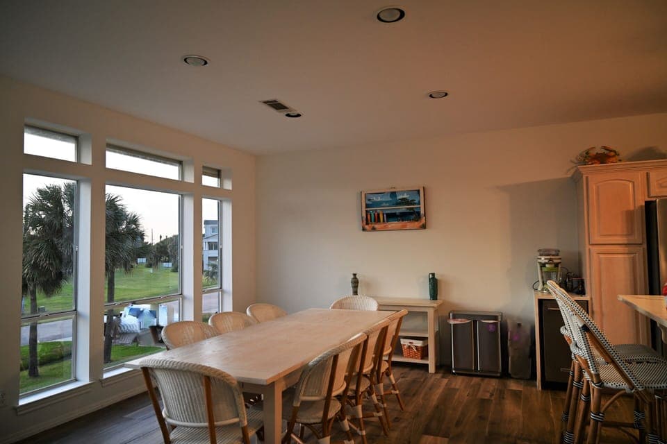 Extra long table and bar area seats up to 18