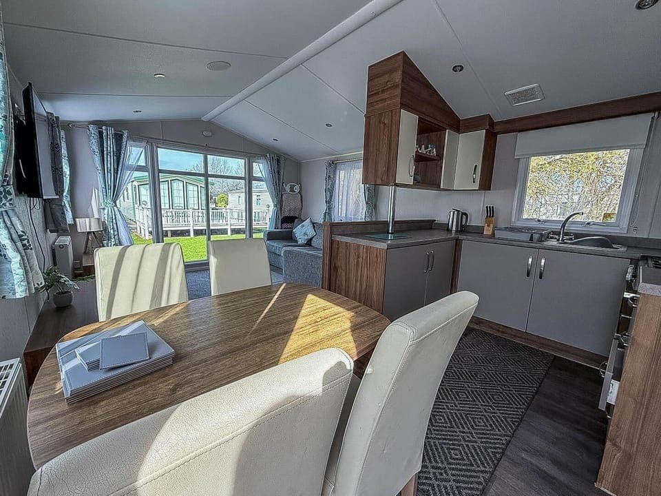 Imagine your family on holiday, enjoying a cosy kitchen area of a caravan at Southview Holiday Park, just a short drive from the stunning Skegness in Lincolnshire coastline.