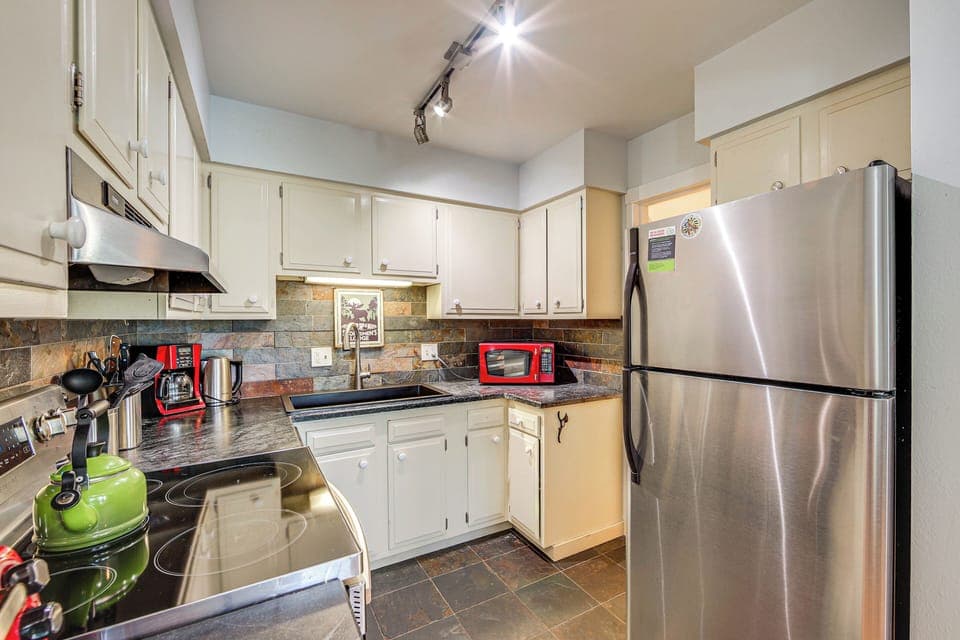 Kitchen | Cooking Basics & Spices | 2-Story Home