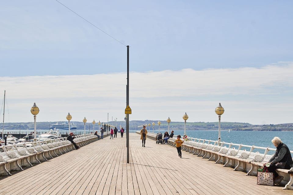 Fresh Escapes - Harbour Breeze - Hot Tub - Torquay - Sleeps 4