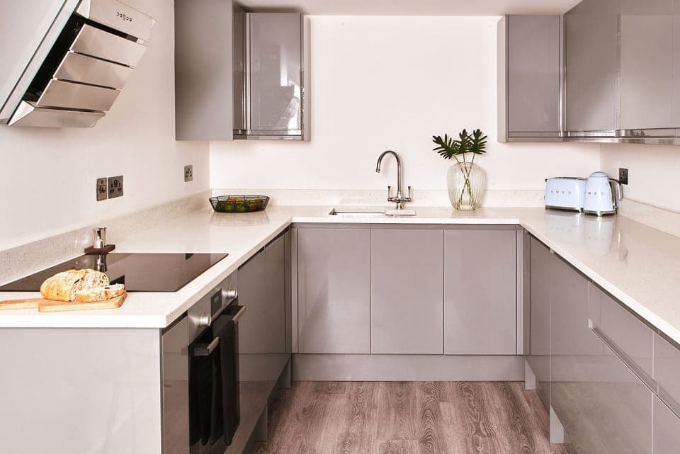 Fresh Escapes - The Moorings - Sleeps 4 - Hot Tub - Torquay