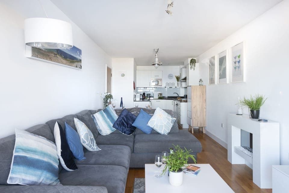 Additional view of living area - Fistral Lookout, Ocean 1