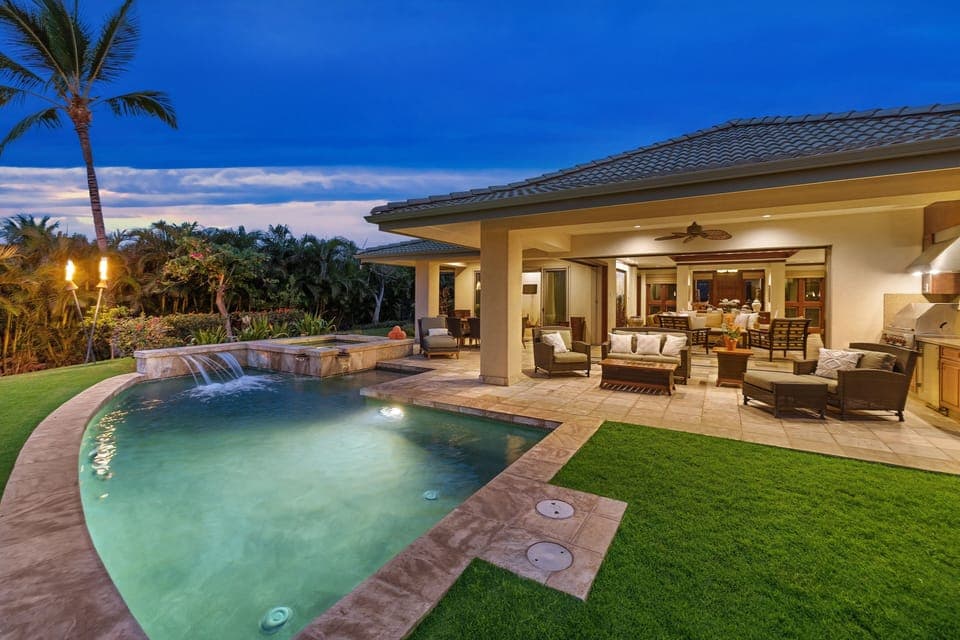 Pool, spa and large lanai