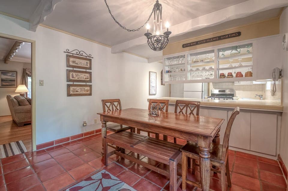 Arnold-Shwartzencabin_07