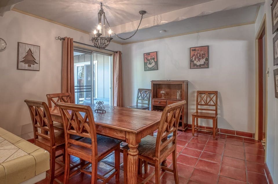 Arnold-Shwartzencabin_09