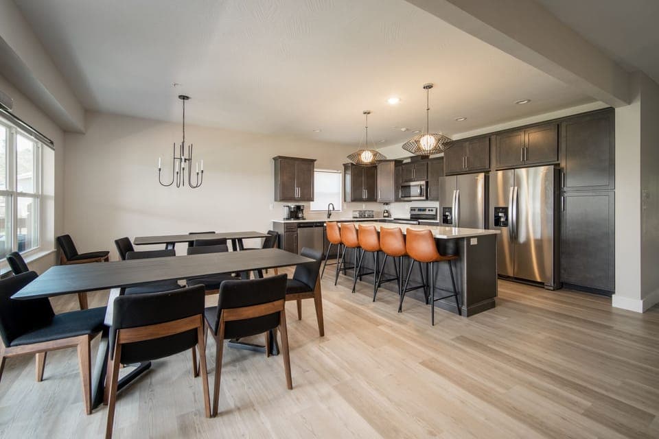 Kitchen/ Dining Room